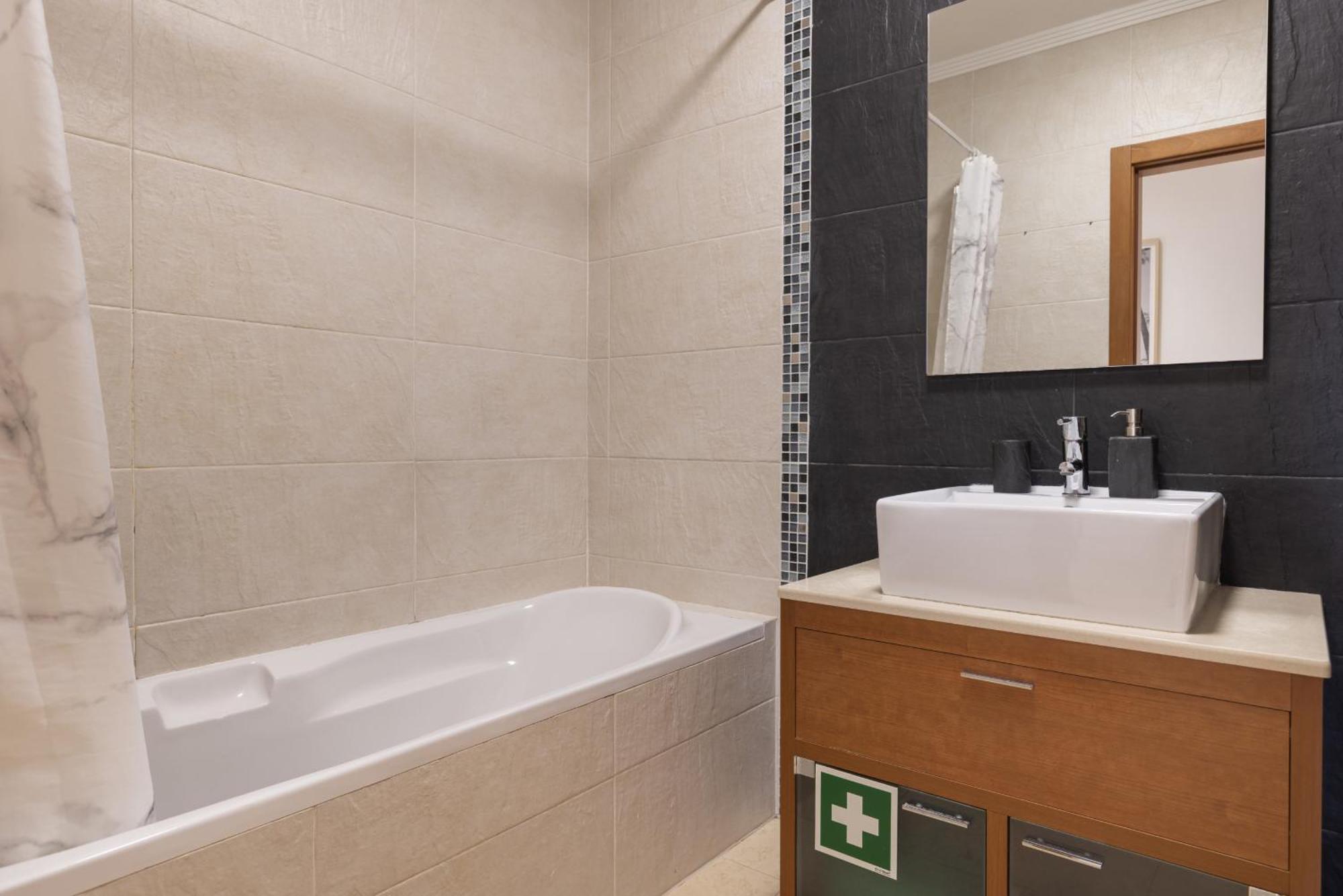 2 Bedroom Relax In Alvor By Innkeeper Екстер'єр фото